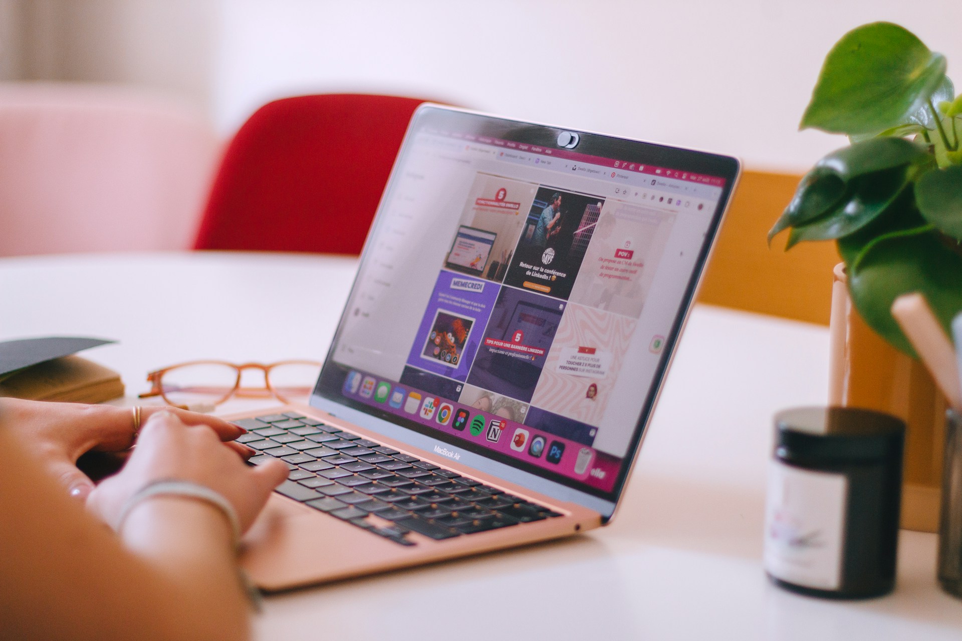swello-JUh9f3jAAi8-unsplash (2)